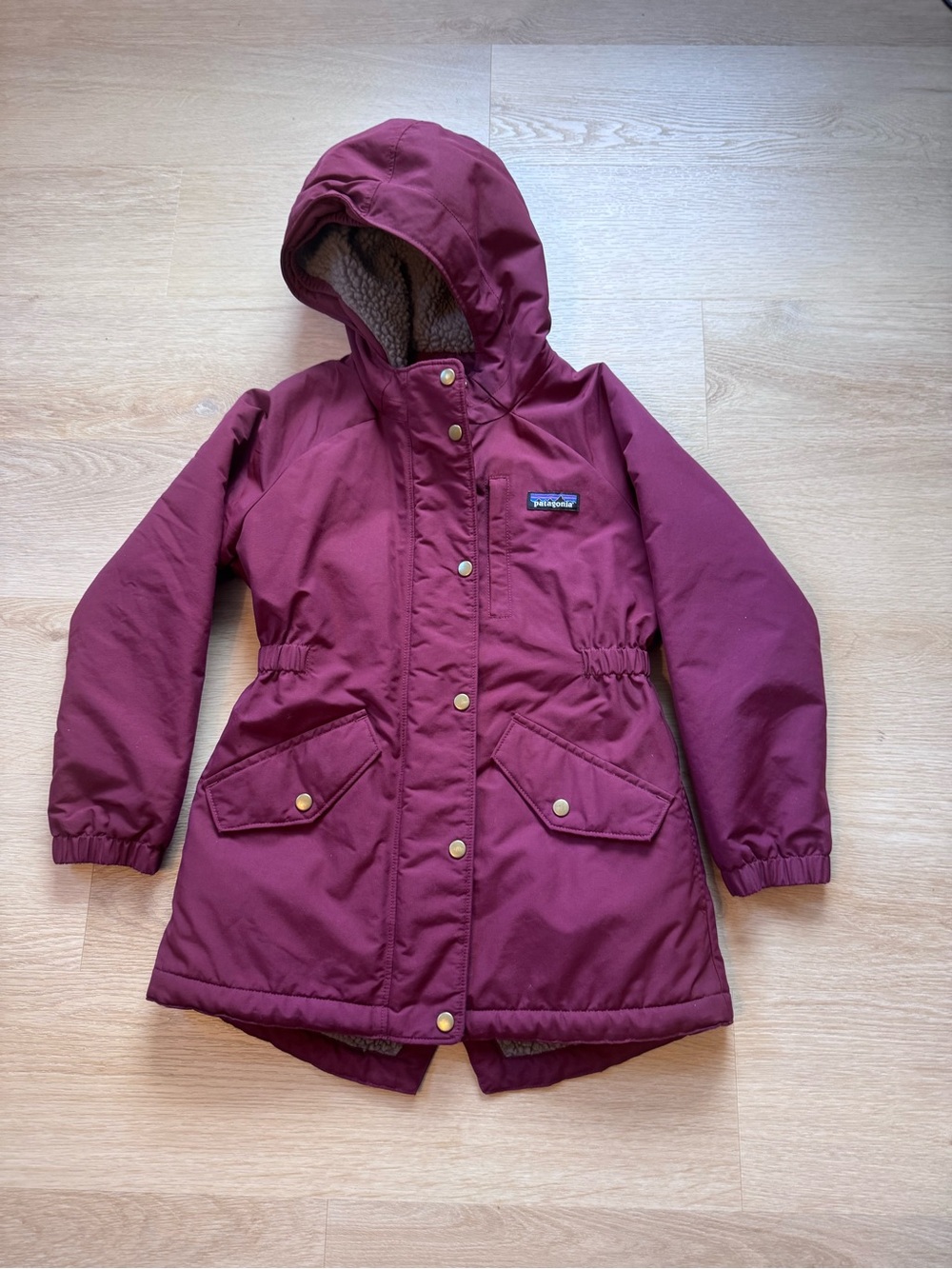 Patagonia Kids Hooded Puffer Coat in Burgundy - Size 5/6